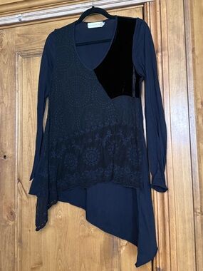 4 Love & Liberty by Johnny Was Black Embroidered Velvet Tunic Top Small Boho